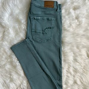 AEO SUPER STRETCH X JEGGING :: SIZE 4 :: GREEN BLUE